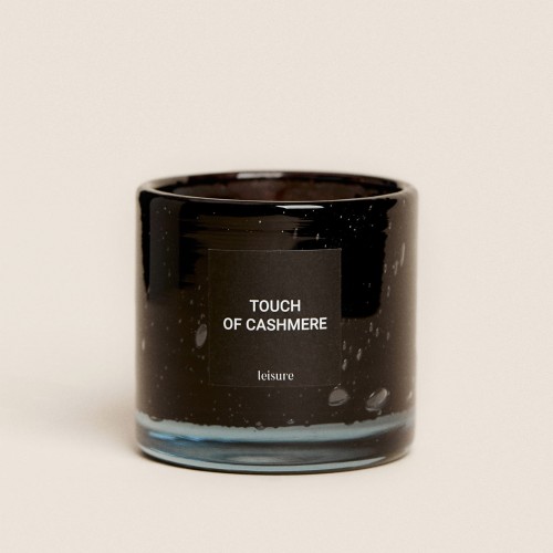 leisure-swieca-zapachowa-touch-of-cashmere-150g-001 copy.jpg