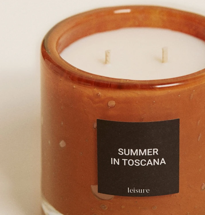 leisure-swieca-zapachowa-summer-in-toscana-300g-002.jpg