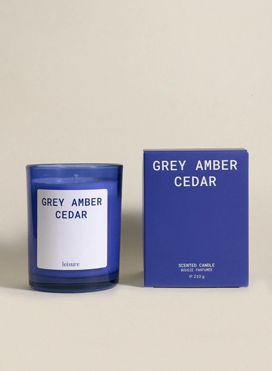 leisure-moments-swieca-grey-amber-cedar-210g-front2.jpg.webp