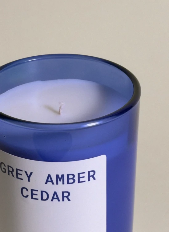 leisure-moments-swieca-grey-amber-cedar-210g-side.jpg.webp