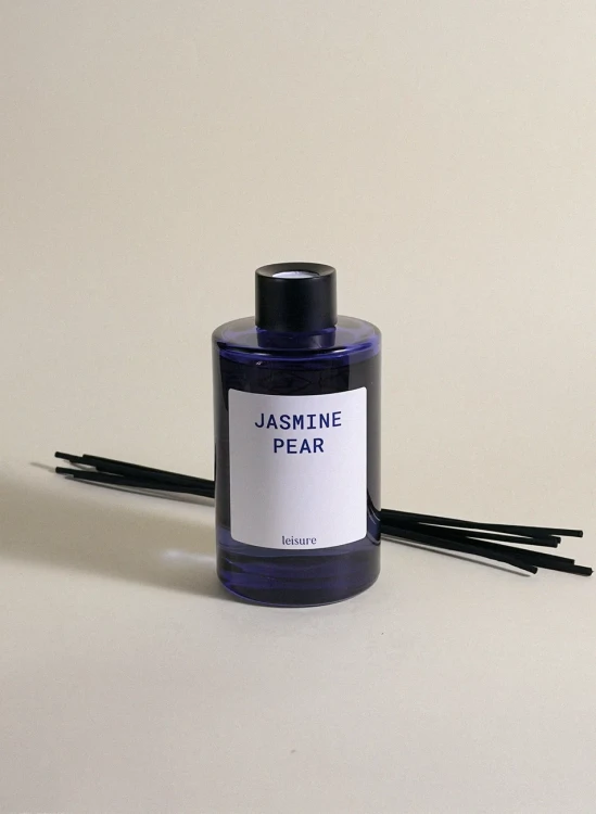 leisure-moments-patyczki-zapachowe-jasmine-pear-200ml-side.jpg-2.webp
