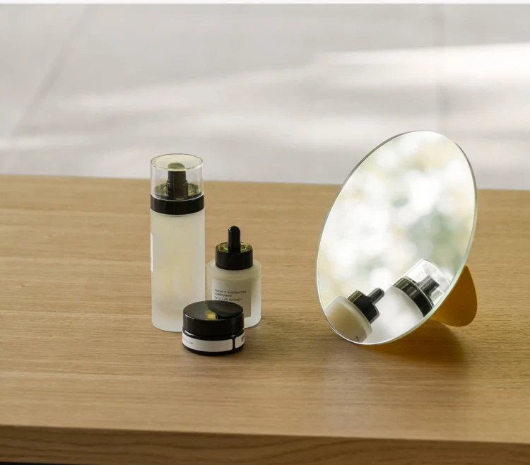Tako-Table-Mirror-Mellow-Yellow-ACC1131_index_4.jpg.webp