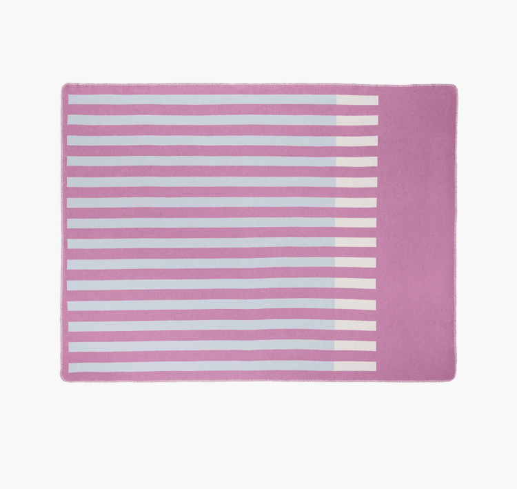 Onu-Throw-Lilac-Fluff-ACC3002_index_4_621f124a-ed1e-41e5-8a7b-6300d04deadd.jpg.webp