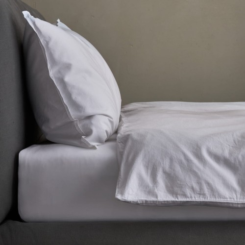 lizbona III_fitted sheet_on bed.jpg