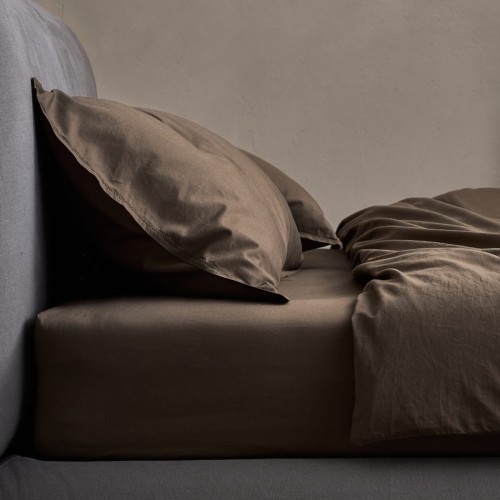 lizbona III_fitted sheet_on bed.jpg