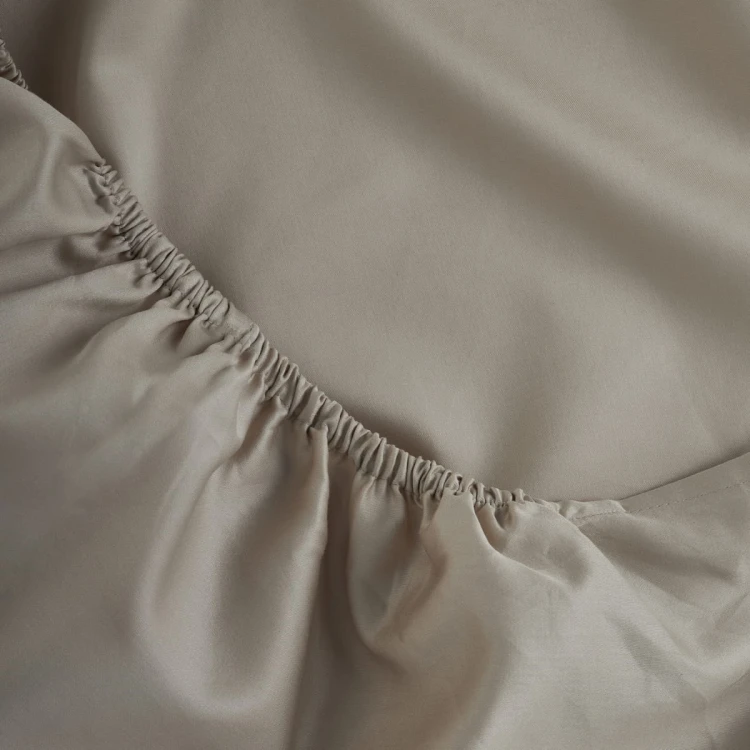 classic satin_fitted sheet_detail.jpg