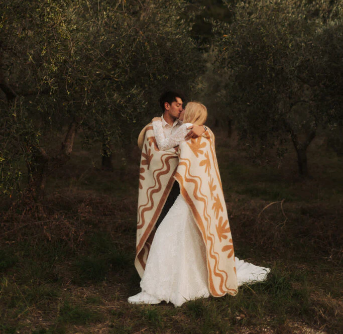 outhereshome_pytlikbak_tuscany_wedding-2-1-683x1024.jpg.webp