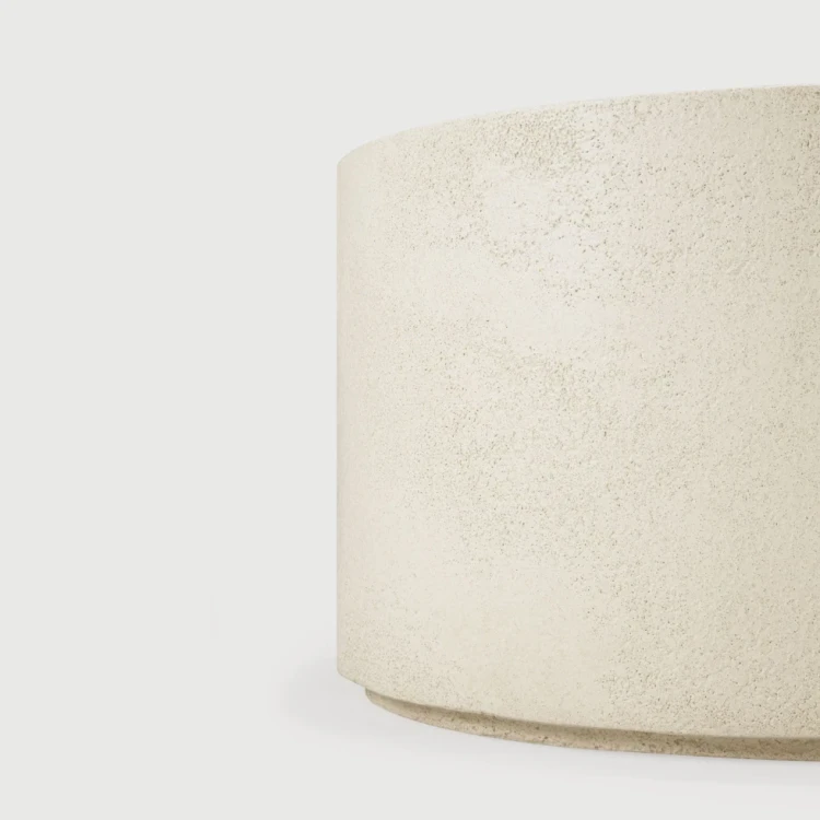 stolik-kawowy-okragly-elements-microcement-off-white-ethnicraft-2.jpg